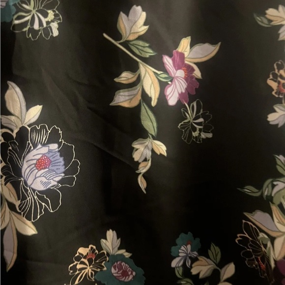 Ann Taylor Loft Black Multi Floral Pullover Blouse Top Medium - Picture 2 of 7
